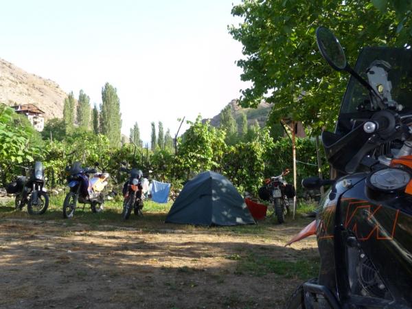 18Tuerkei Camping Yusufeli.JPG