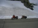 Um das Ziel zu erreichen, war zuvor noch der Gotthard zu bewingen. Natürlich obenrum, auch wenn es a....kalt war!